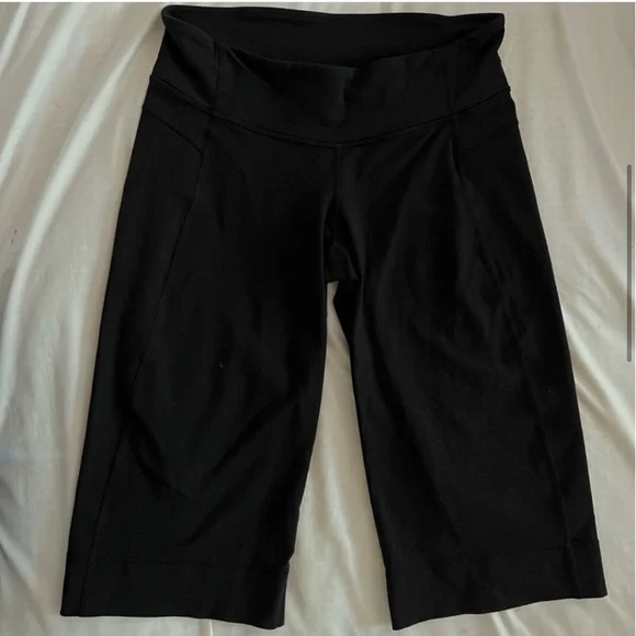 ❌SOLD❌ 🖤LULULEMON Clam Digger wide legged capri pants | SIZE 6 - Picture 6 of 13